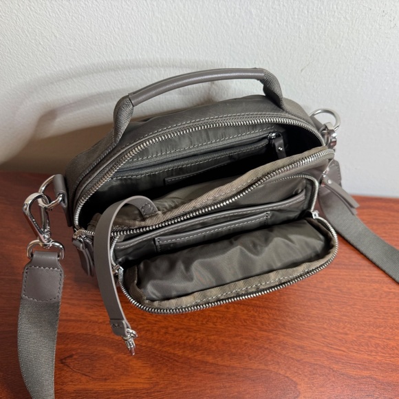 ❤️Like New! Quince Revive Nylon Camera Crossbody - Picture 5 of 9